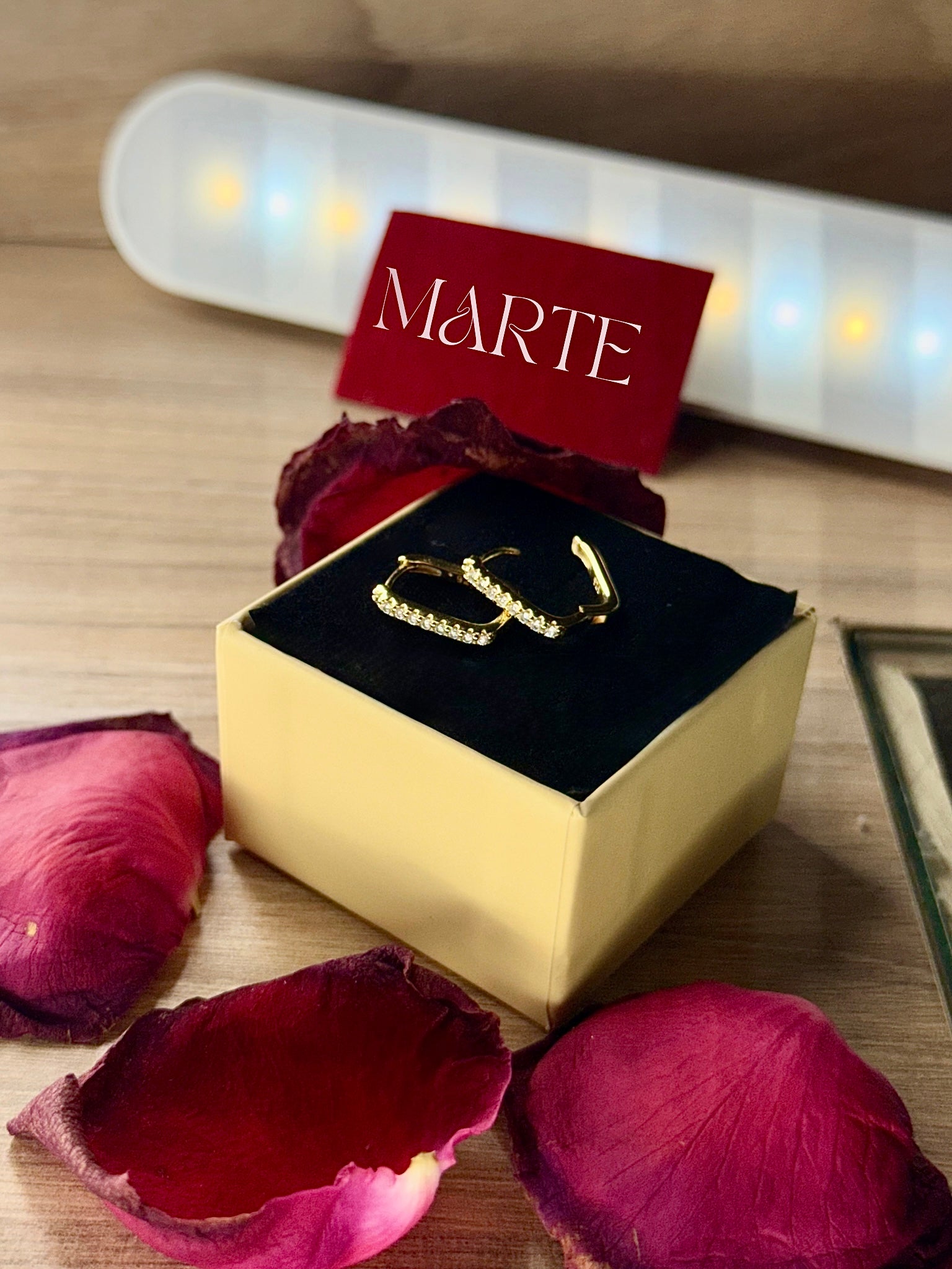 Éclat Cravejado Ouro 18k